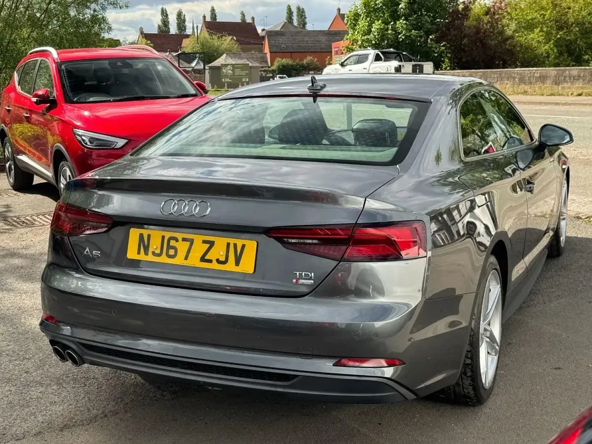 Usado Audi A5 S-Line 2017 Cinzento Coupé