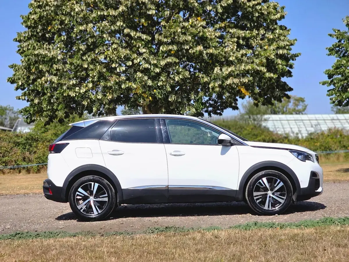 Used Peugeot 3008 Allure 130 HP (95 kW) 2017 White SUV