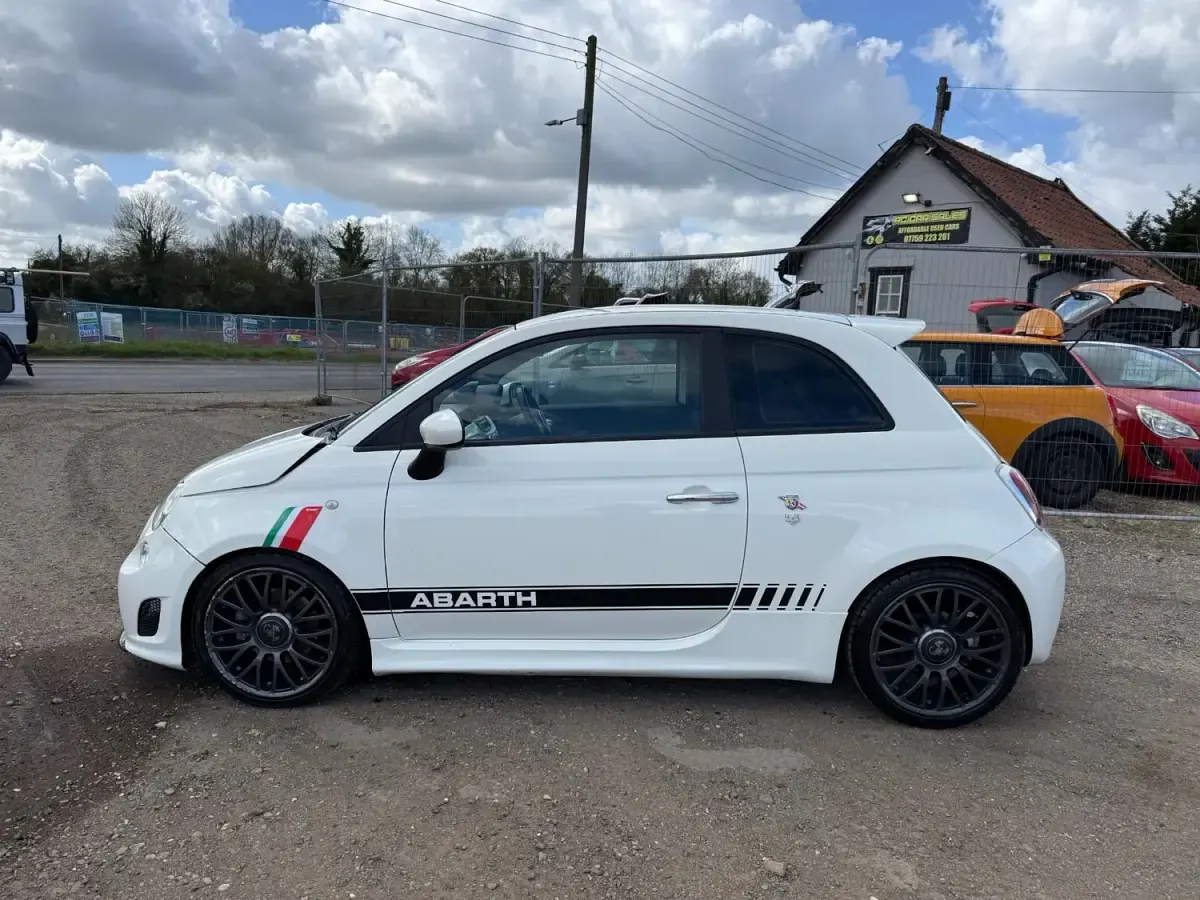 Usado Abarth 595 140 CV (102 kW) 2016 Blanco Utilitario