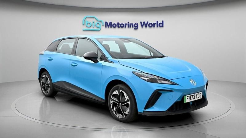 Used MG MG4 EV SE 319 kW (435 HP) 2023 Blue Hatchback