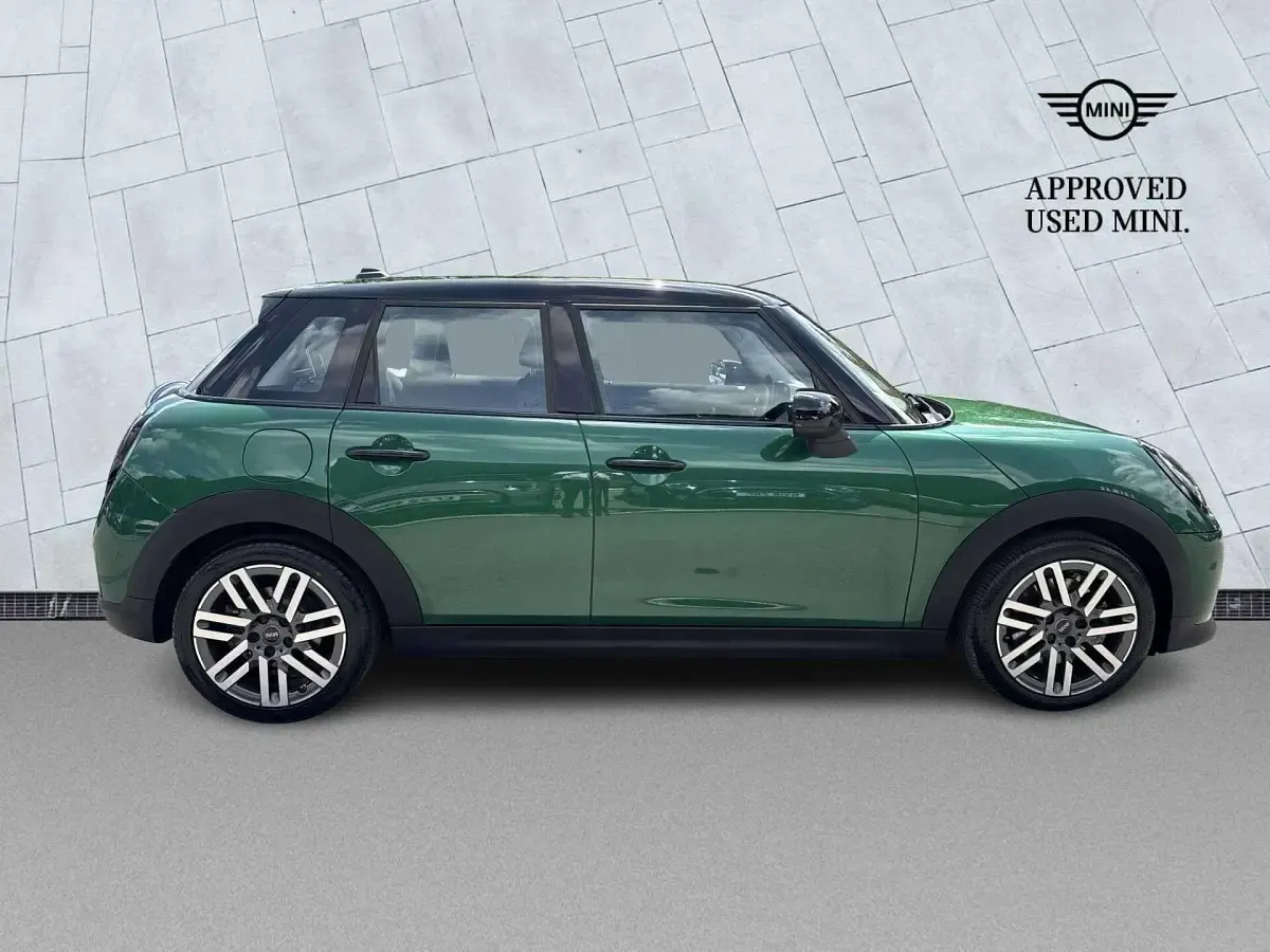 Used Mini Cooper Hatch 113 kW (154 HP) 2025 Green Hatchback