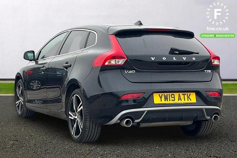 Used Volvo V40 R-Design 122 HP (89 kW) 2019 Black Hatchback