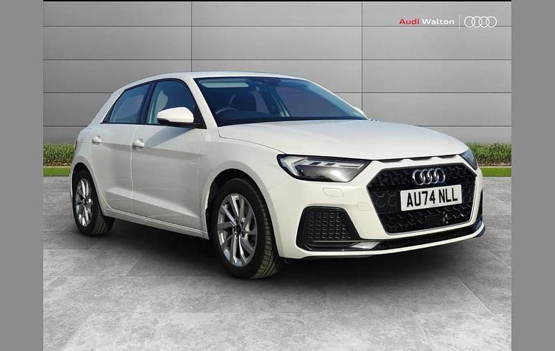 Used Audi A1 Sport 113 HP (83 kW) 2024 White SUV