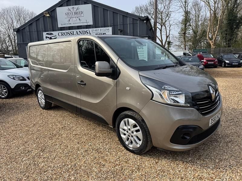 Used Renault Trafic 2015 Beige MPV