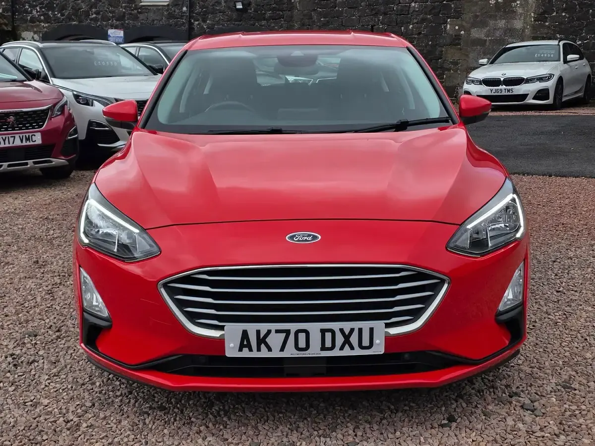 Used Ford Focus Zetec 120 HP (88 kW) 2020 Red Hatchback
