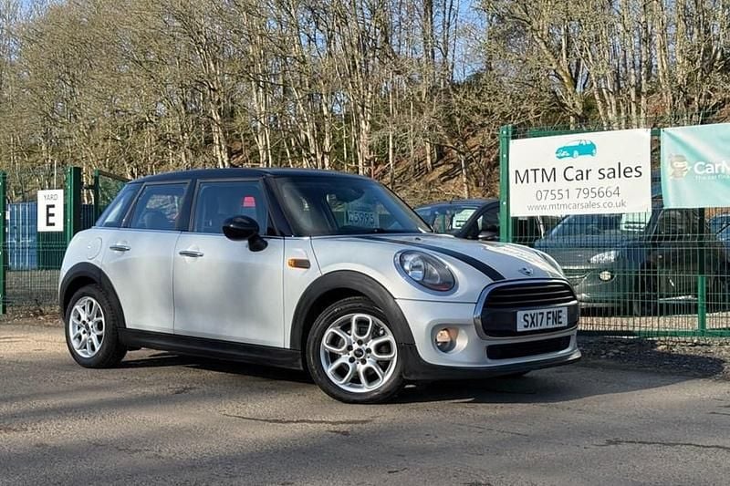 Used Mini Cooper D Hatch 2017 Silver Hatchback