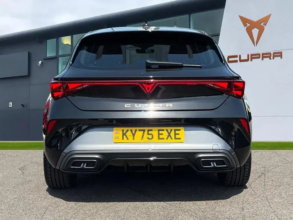 Used Cupra Leon 150 HP (110 kW) 2025 Black Hatchback