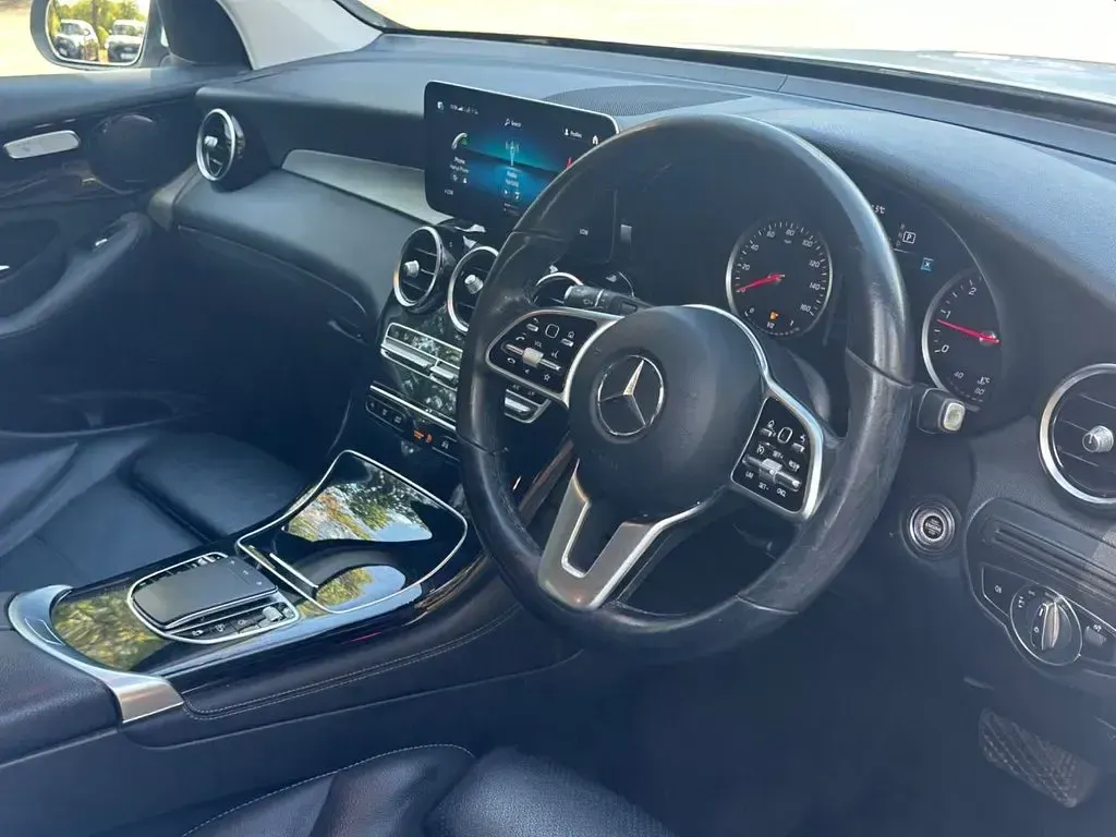 Used Mercedes GLC220 194 HP (142 kW) 2020 White SUV