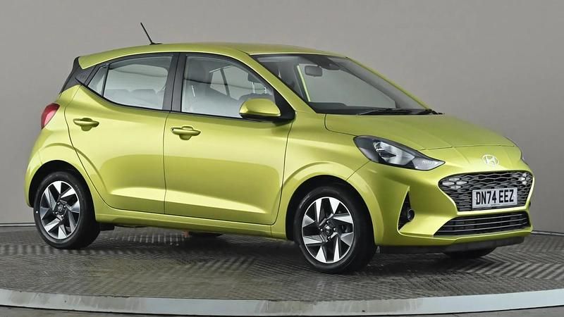 Used Hyundai i10 Advanced 63 HP (46 kW) 2024 Yellow Hatchback