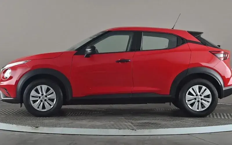 Usado Nissan Juke Visia 114 CV (83 kW) 2022 Rojo SUV