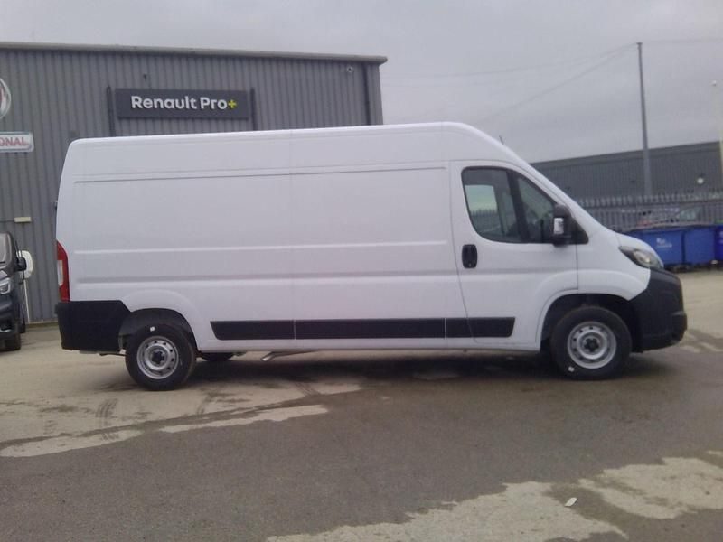 New Peugeot Boxer S 138 HP (101 kW) 2026 White Van