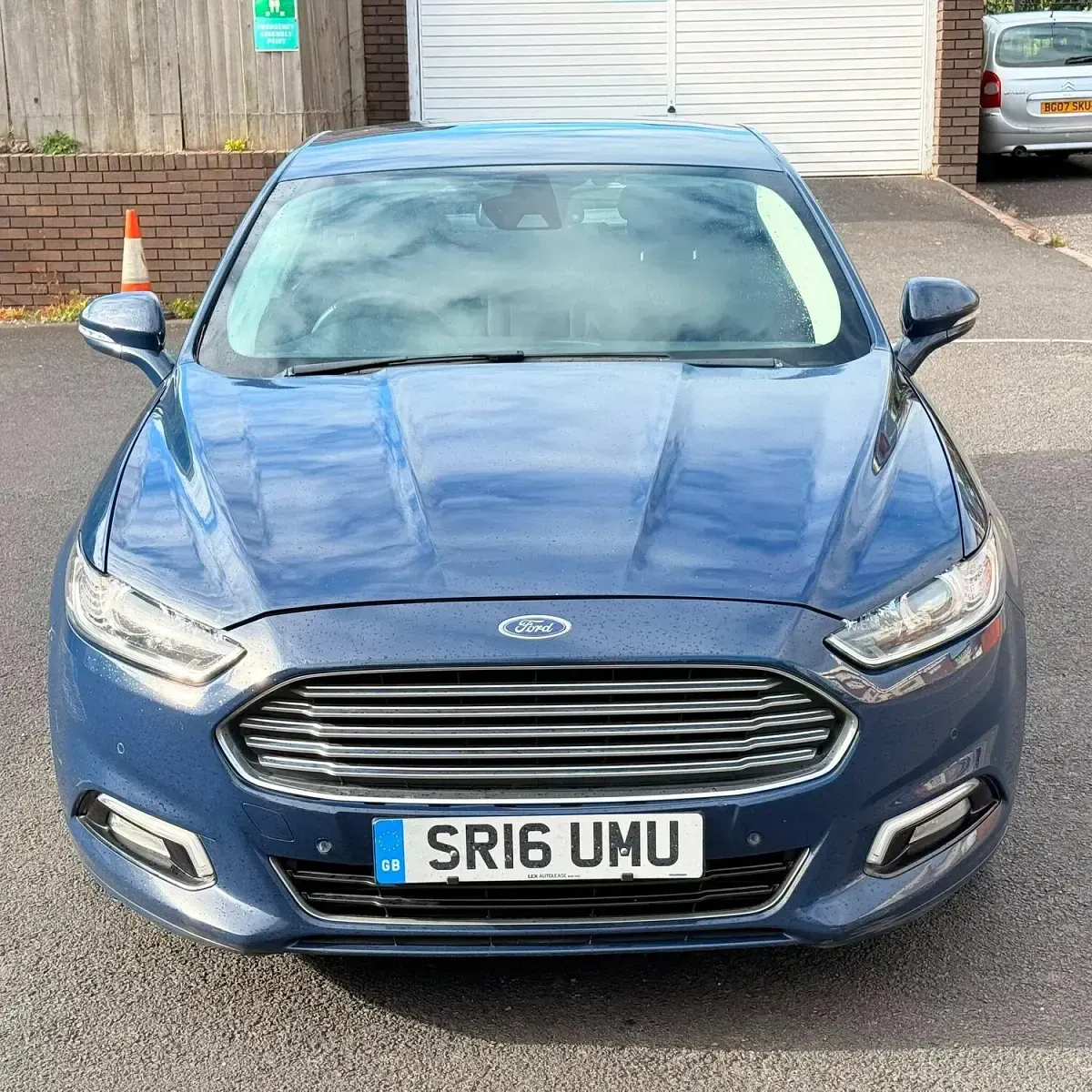 Used Ford Mondeo Titanium 120 HP (88 kW) 2016 Blue Hatchback