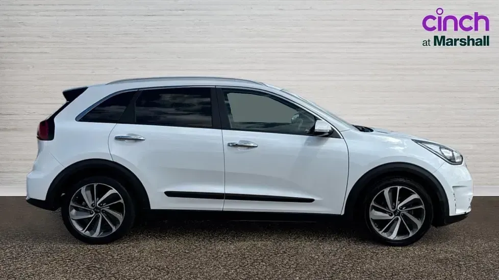 Used Kia Niro 139 HP (102 kW) 2019 White SUV