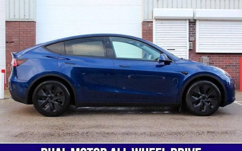 Used Tesla Model Y Long Range AWD 286 kW (389 HP) 2025 SUV