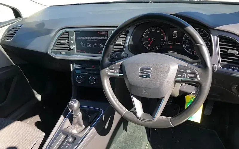 Used Seat Leon SE Dynamic 116 HP (85 kW) 2020 Hatchback