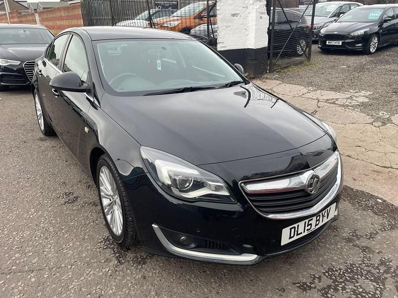 Used Vauxhall Insignia Design Edition 140 HP (102 kW) 2015 Black Hatchback