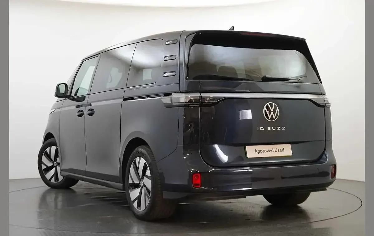 Używany VW ID. Buzz Pro 210 kW (286 KM) 2025 Niebieski Minivan