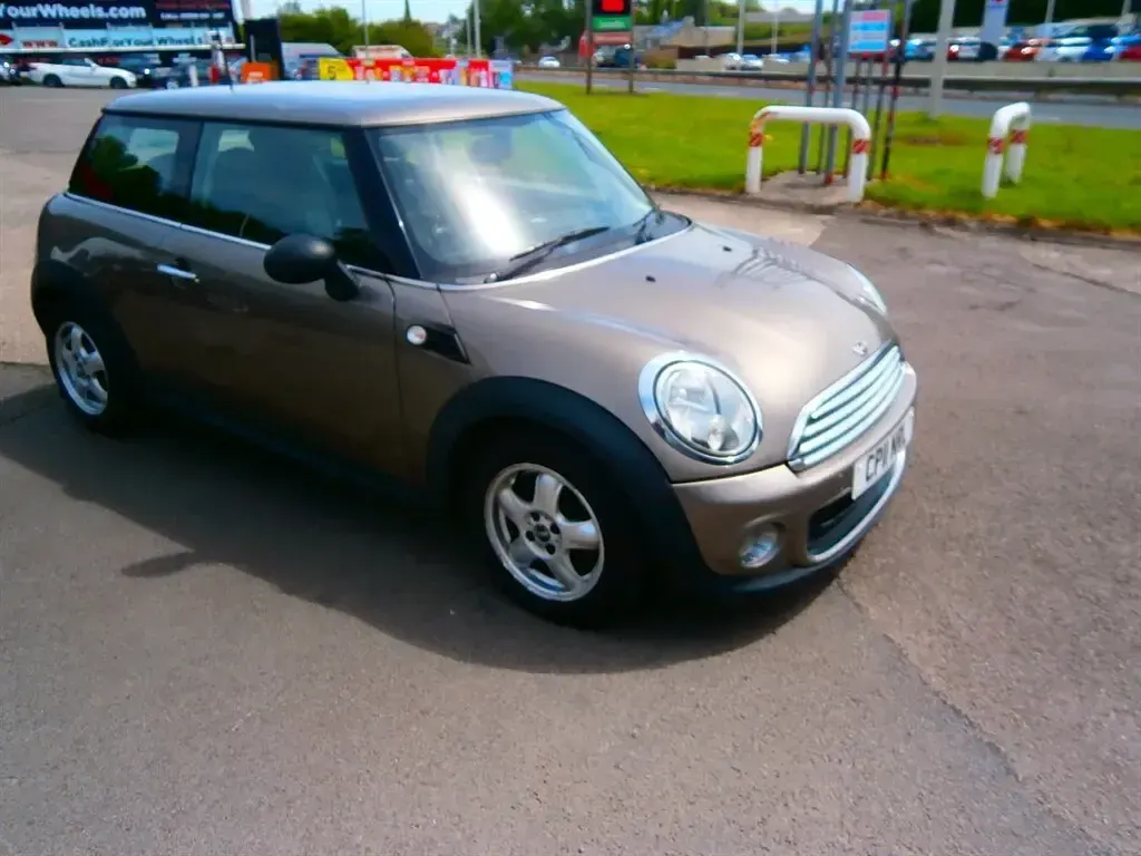 Used Mini ONE Hatch 98 HP (72 kW) 2011 Silver Hatchback
