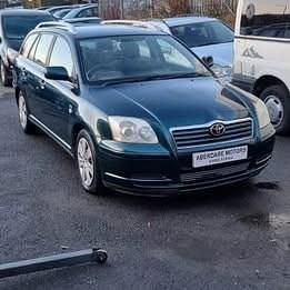 Green Used 2004 Toyota Avensis T2 Estate | £1,995 (A bit pricey) - Image 1/3