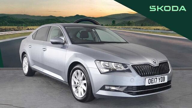 Business grey metallic Used 2017 Skoda Superb SE Technology Hatchback | £13,995 (Fair price) - Image 1/4