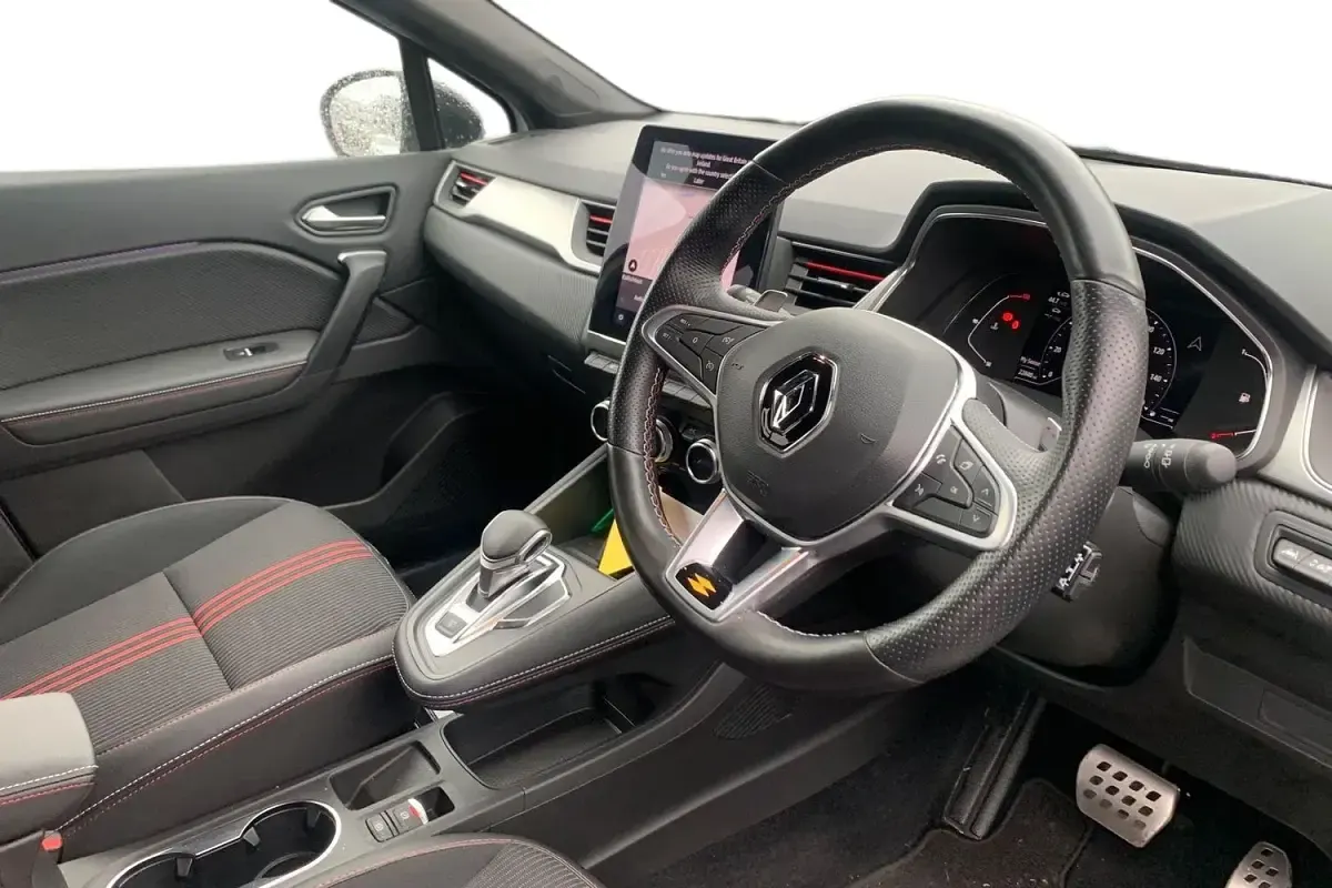 Begagnad Renault Captur R.S. 140 HK (102 kW) 2022 Vit SUV