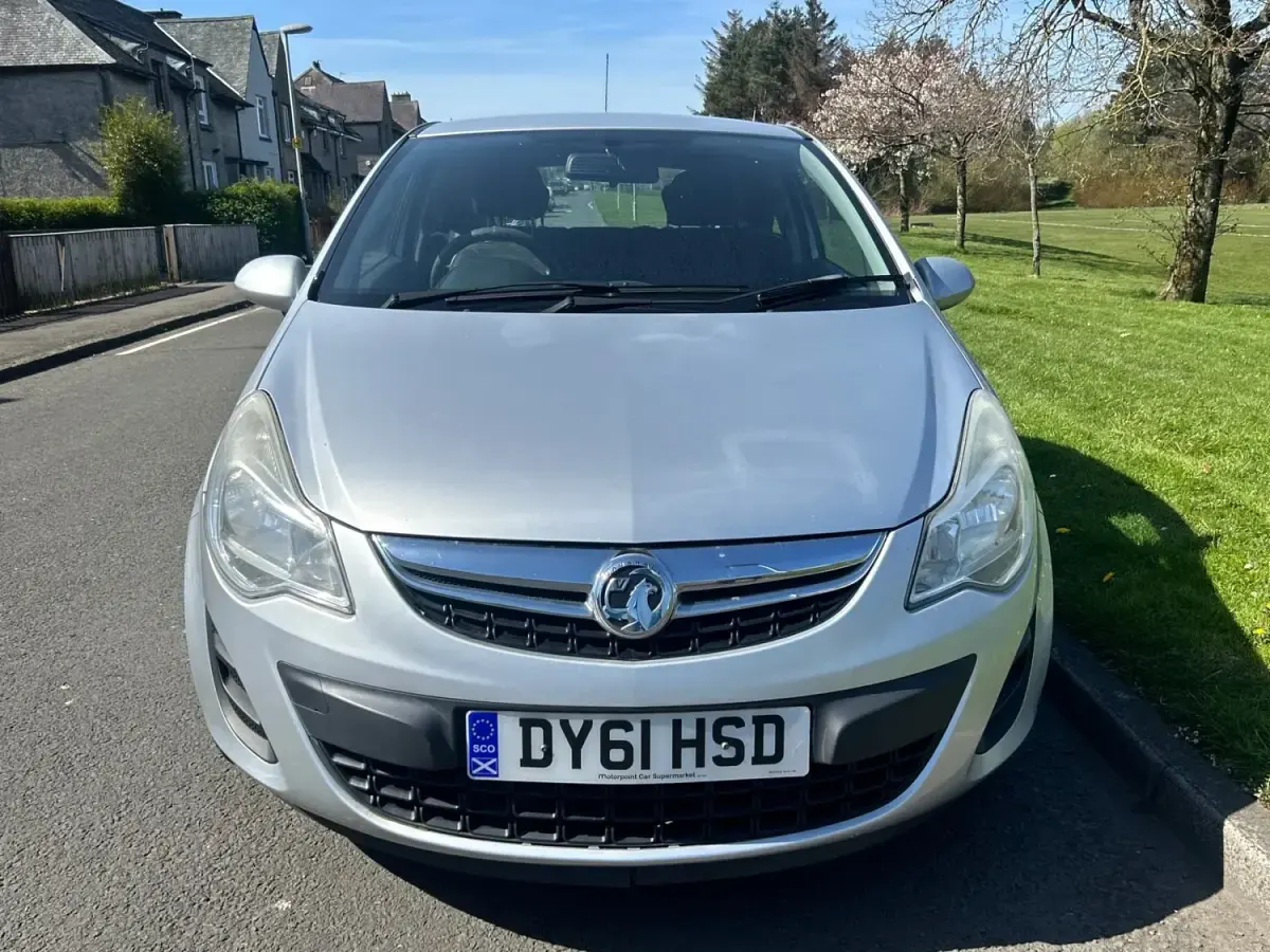Używany Vauxhall Corsa 2011 Srebrny Hatchback
