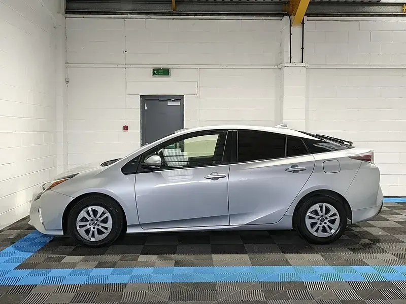 Usado Toyota Prius Active 2018 Amarelo Citadino