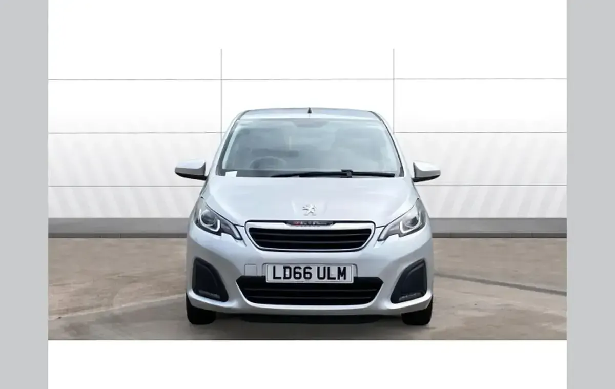 Used Peugeot 108 Active 67 HP (49 kW) 2016 Silver Hatchback