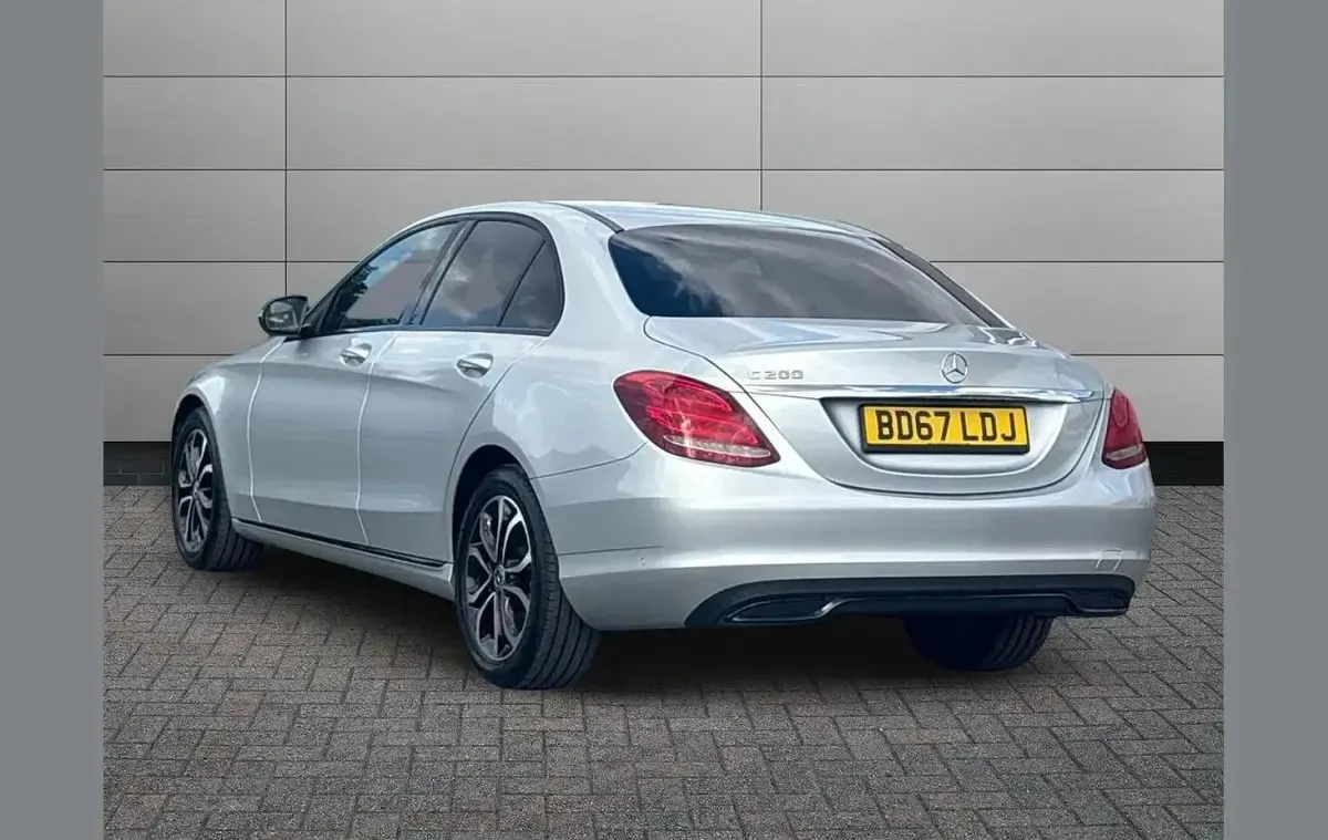 Used Mercedes C200 181 HP (133 kW) 2017 Iridium silver Sedan