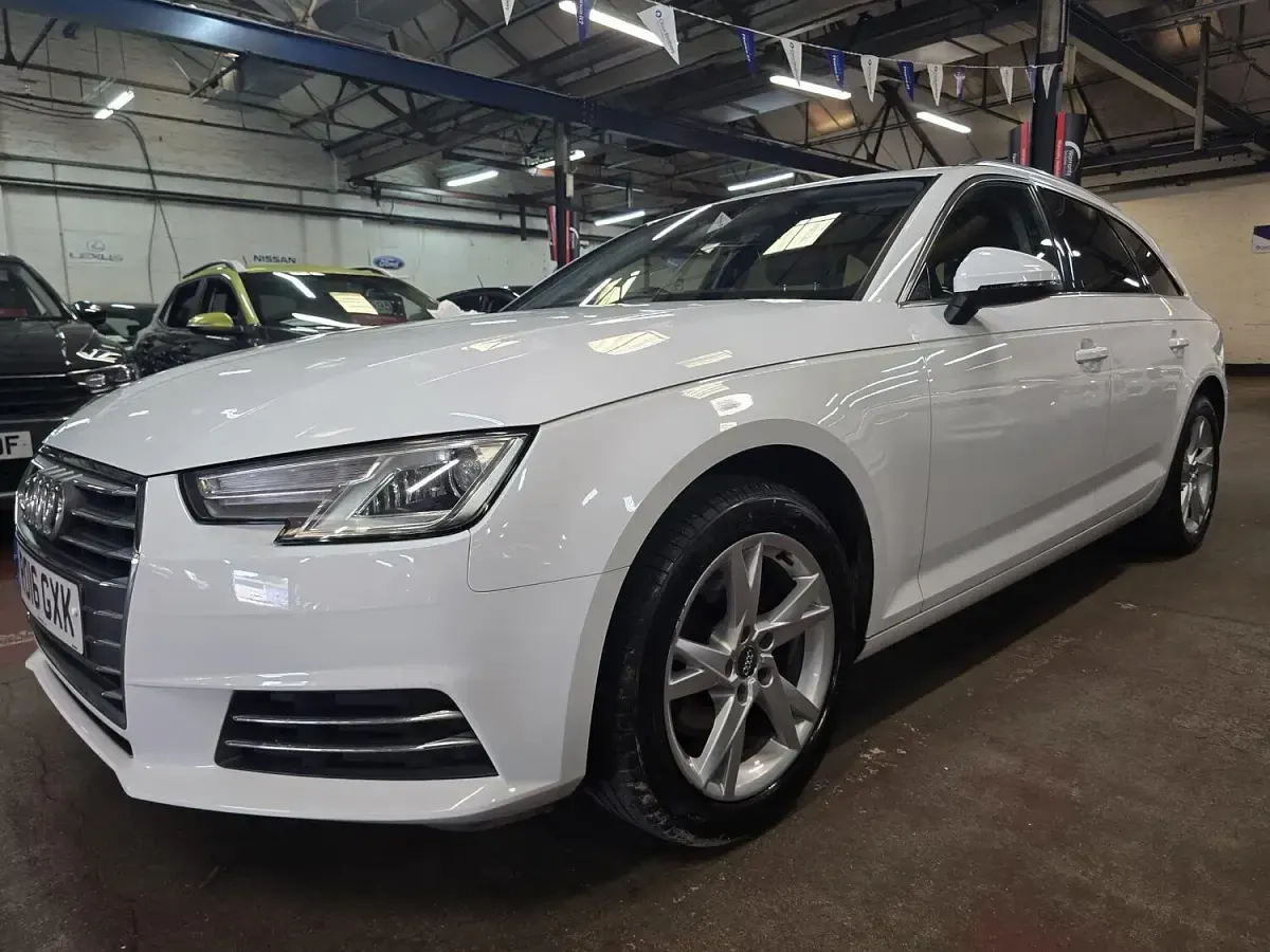 Used Audi A4 Sport 150 HP (110 kW) 2016 White Estate