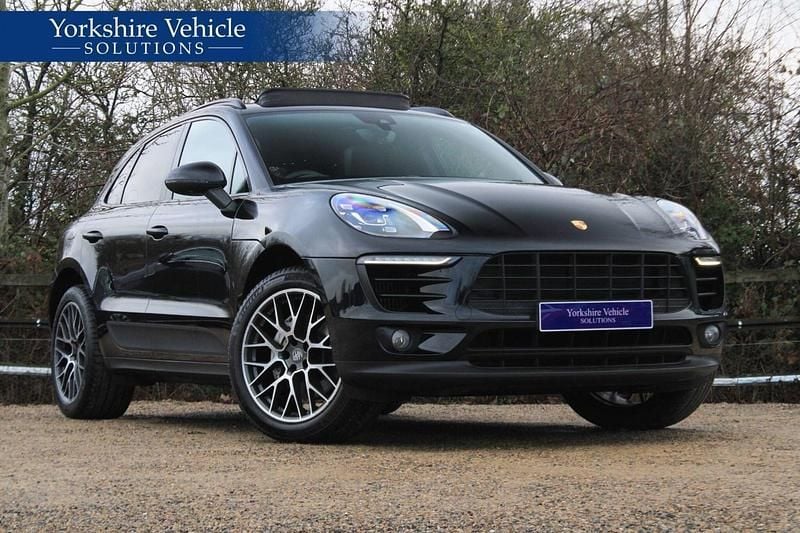 Black Used 2018 Porsche Macan S SUV | £26,989 (Super price) - Image 1/4
