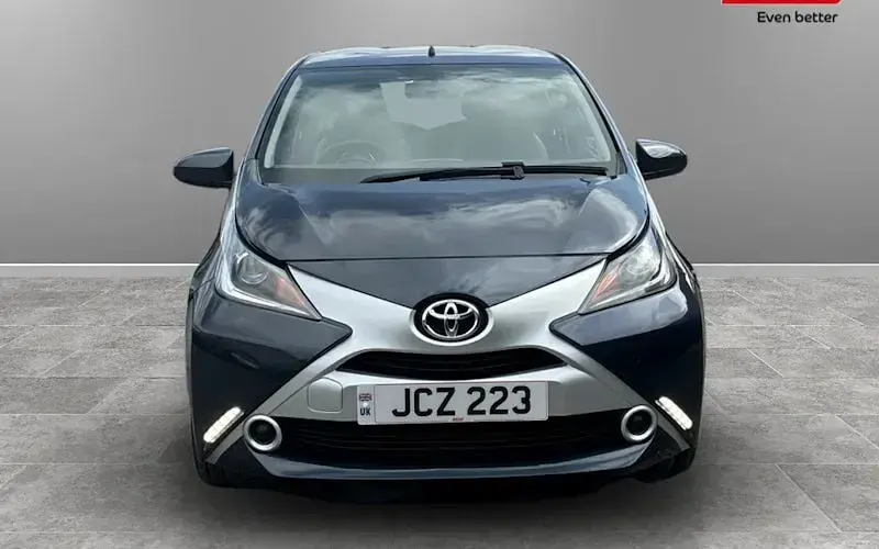 Used Toyota Aygo X-play 69 HP (50 kW) 2018 Hatchback