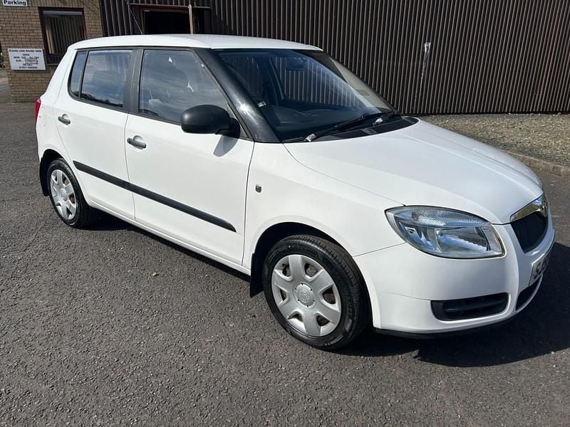 Used Skoda Fabia 2009 White Hatchback