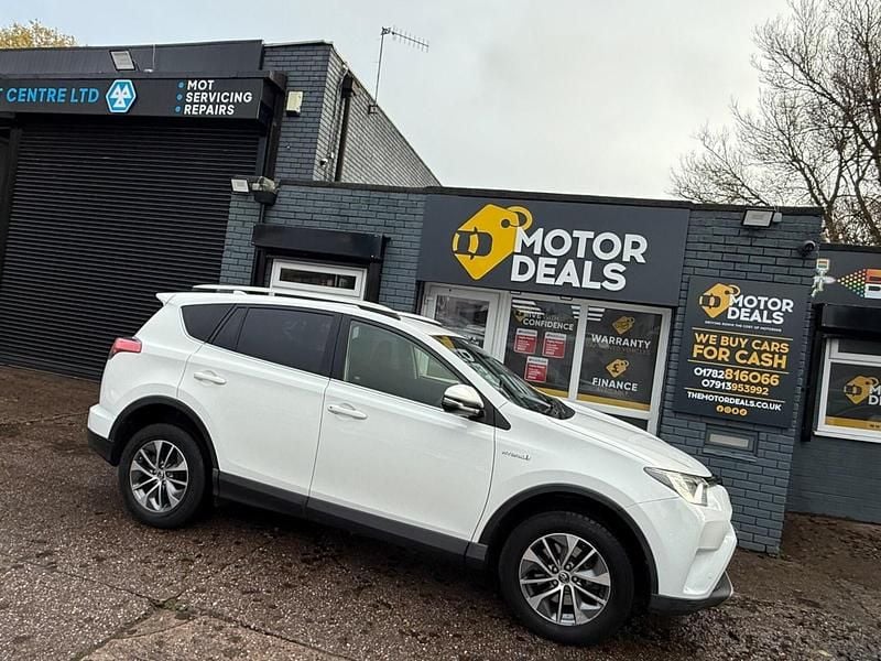 Used Toyota RAV4 Business Edition 197 HP (144 kW) 2017 White Estate