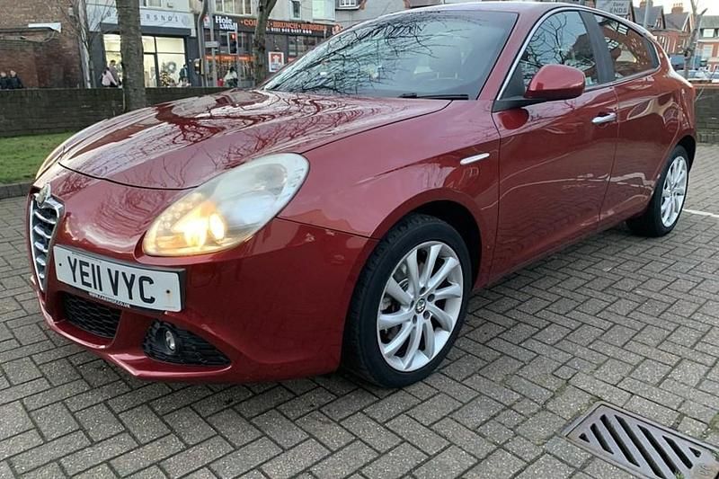 Red Used 2011 Alfa Romeo Giulietta Lusso Hatchback | £1,490 (Fair price) - Image 1/1