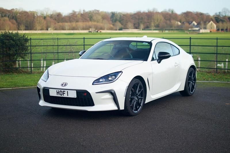 White Used 2023 Toyota GR86 Coupe | £30,950 (Fair price) - Image 1/4