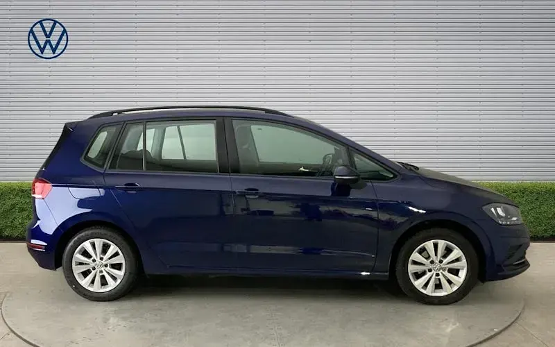 Used VW Golf VII SE 131 HP (96 kW) 2019 Hatchback