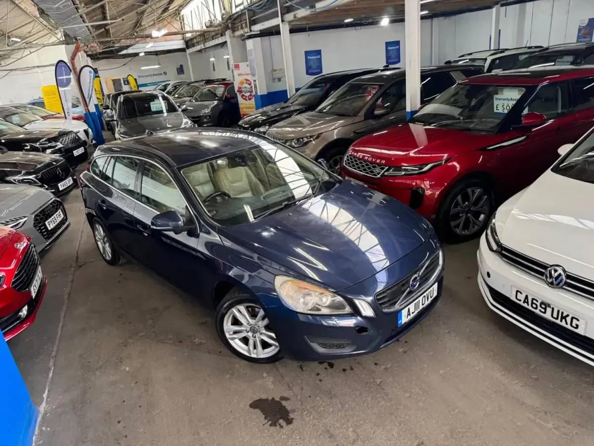 Usado Volvo V60 SE 180 CV (132 kW) 2011 Azul Familiar