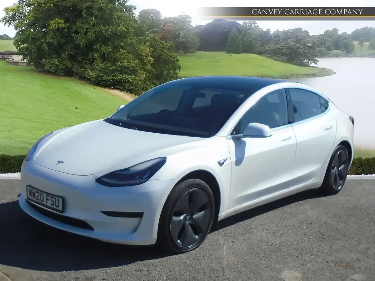 Używany Tesla Model 3 Standard Range 52 kW (72 KM) 2020 Biały Sedan/Limuzyna