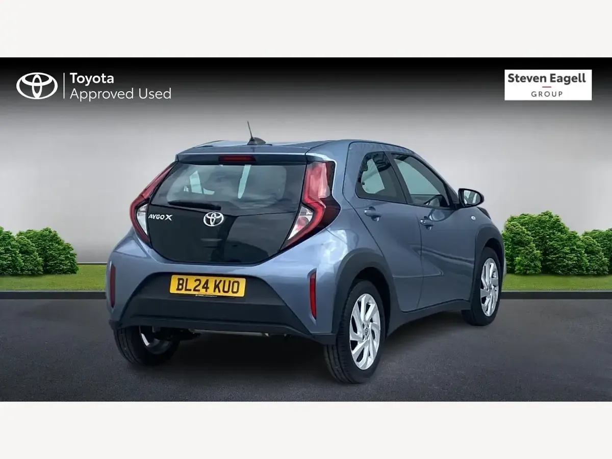 Used Toyota Aygo X PURE 72 HP (52 kW) 2024 Grey SUV