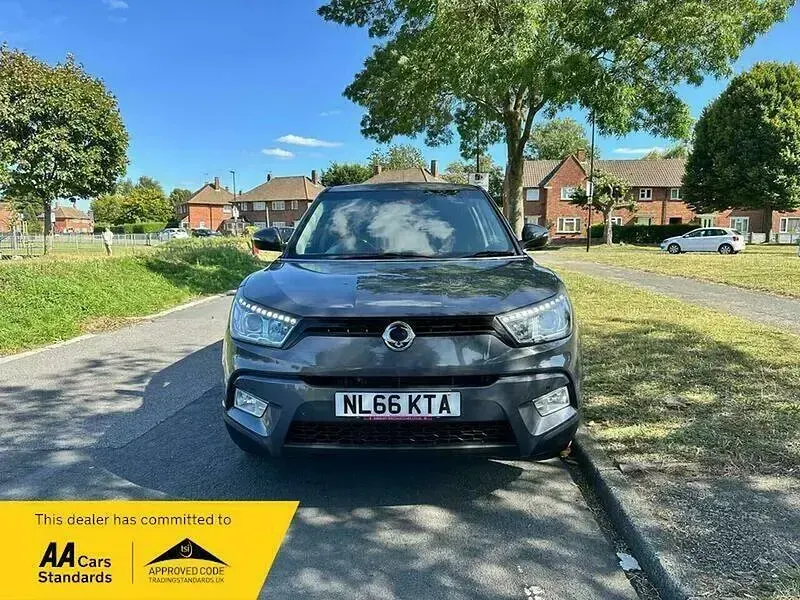 Used SsangYong Tivoli 115 HP (84 kW) 2016 Grey SUV