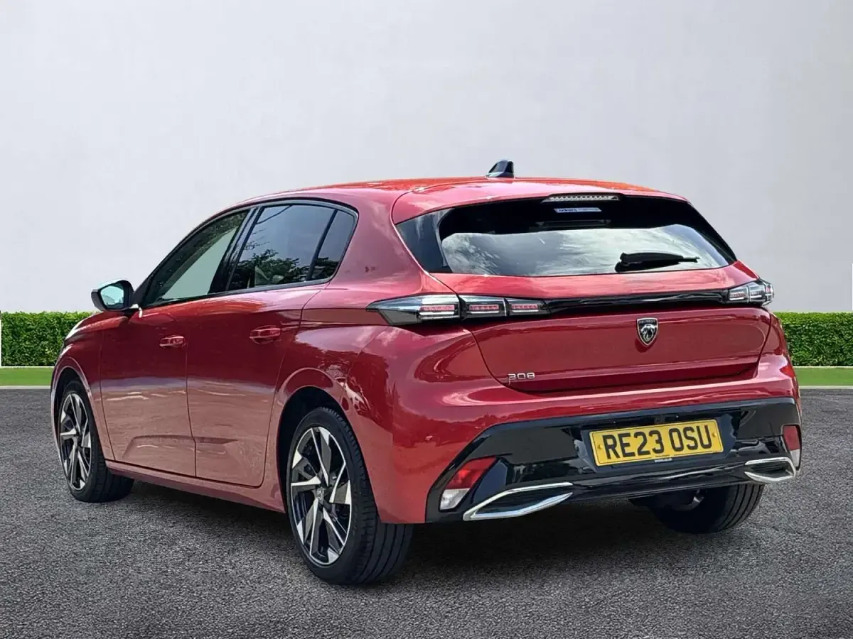 Used Peugeot 308 Allure Premium 130 HP (95 kW) 2023 Red Hatchback