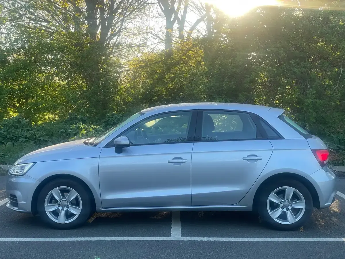 Used Audi A1 Sportback 95 HP (69 kW) 2016 Sikver Hatchback