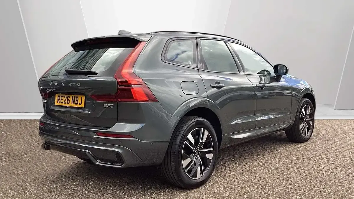 Used Volvo XC60 Plus 250 HP (183 kW) 2026 Green SUV