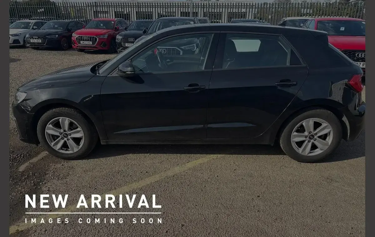 Begagnad Audi A1 Design 108 HK (79 kW) 2023 Svart SUV