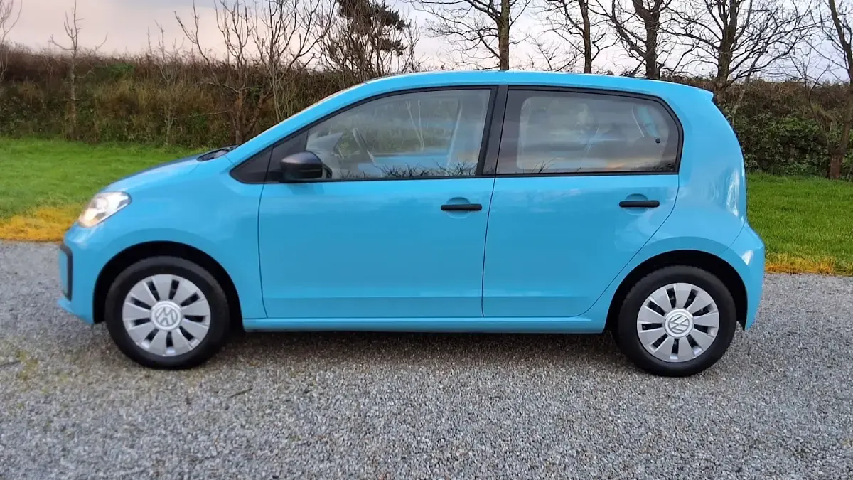 Used VW up! take up! 60 HP (44 kW) 2017 Blue Hatchback