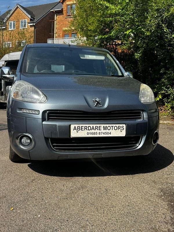 Used Peugeot Partner Tepee S 92 HP (67 kW) 2013 Grey MPV