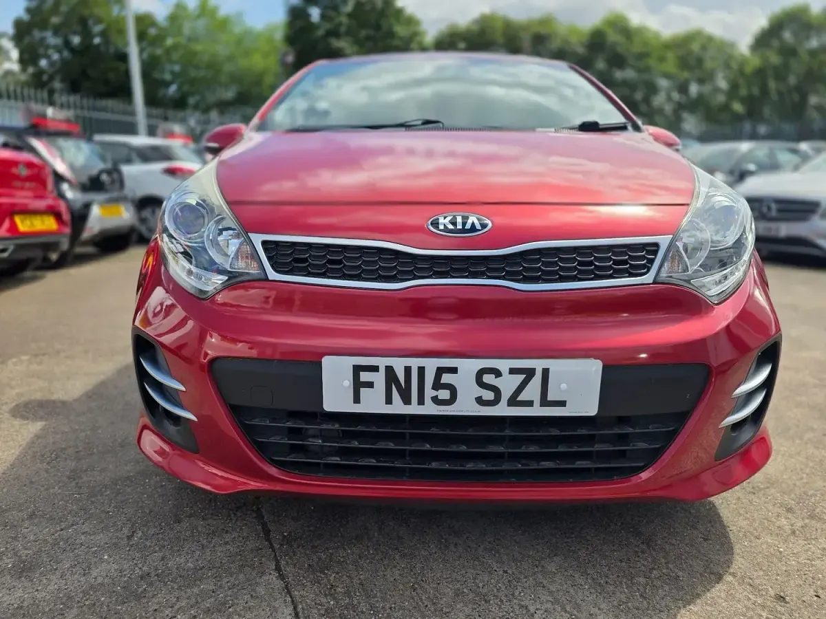 Used Kia Rio 109 HP (80 kW) 2015 Red Hatchback