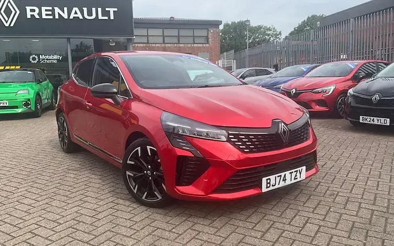 Used Renault Clio Techno 143 HP (105 kW) 2025 Hatchback