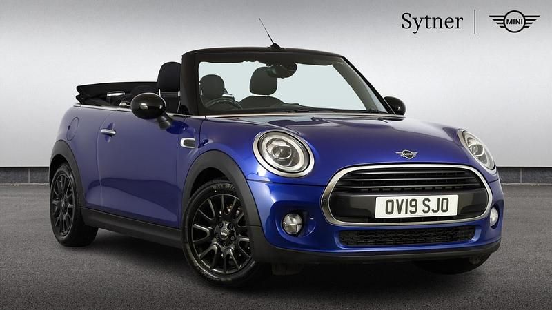 Used Mini Cooper Classic 134 HP (98 kW) 2019 Blue Hatchback